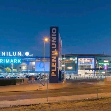 P4 Madrid Airport, Estadio Civitas, Ifema, Barajas Y Rejas Bagian luar foto